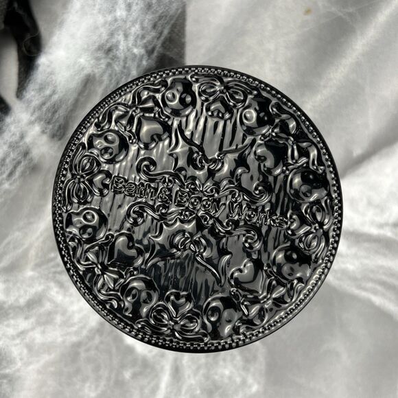 Bath & Body Works Halloween Skulls Cake Pedestal Candle Holder + Candle Gift Set - Picture 10 of 11